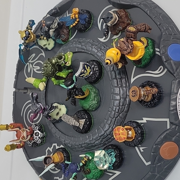 Skylanders lot figures Portals 2 wired 1 wireless & USB & Light up Battle Ground - Picture 6 of 13